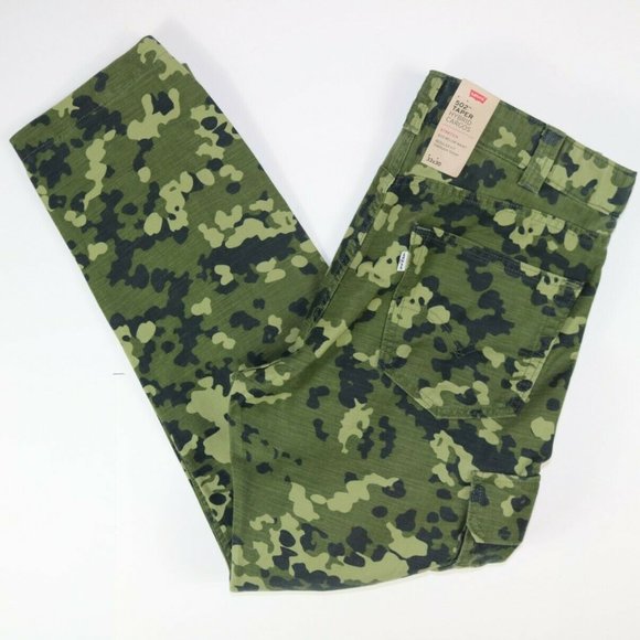 Levi's Other - Levis Mens 502 Taper Hybrid Cargos Camo 33x30 New